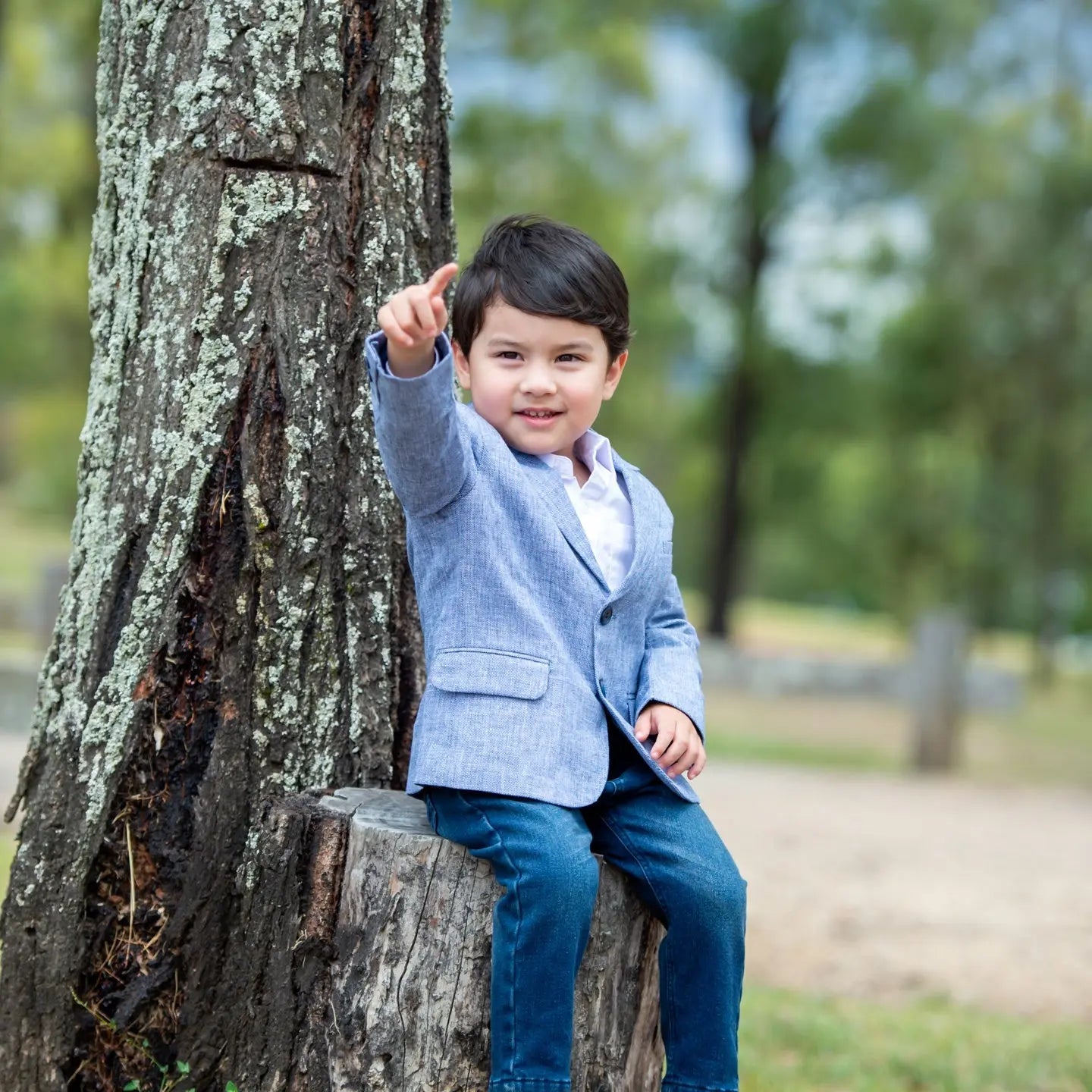 Navy Linen Look Blazer Ollies Place